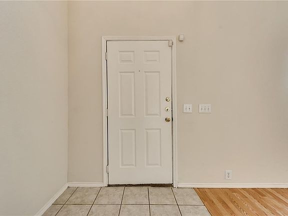 5th image of 1215 Periwinkle Dr