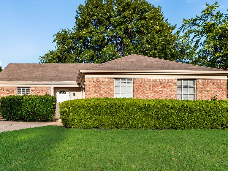 7204 Shadow Bend Dr — Photo 24