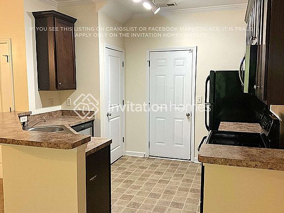 4th image of 8123 Brookbend Dr