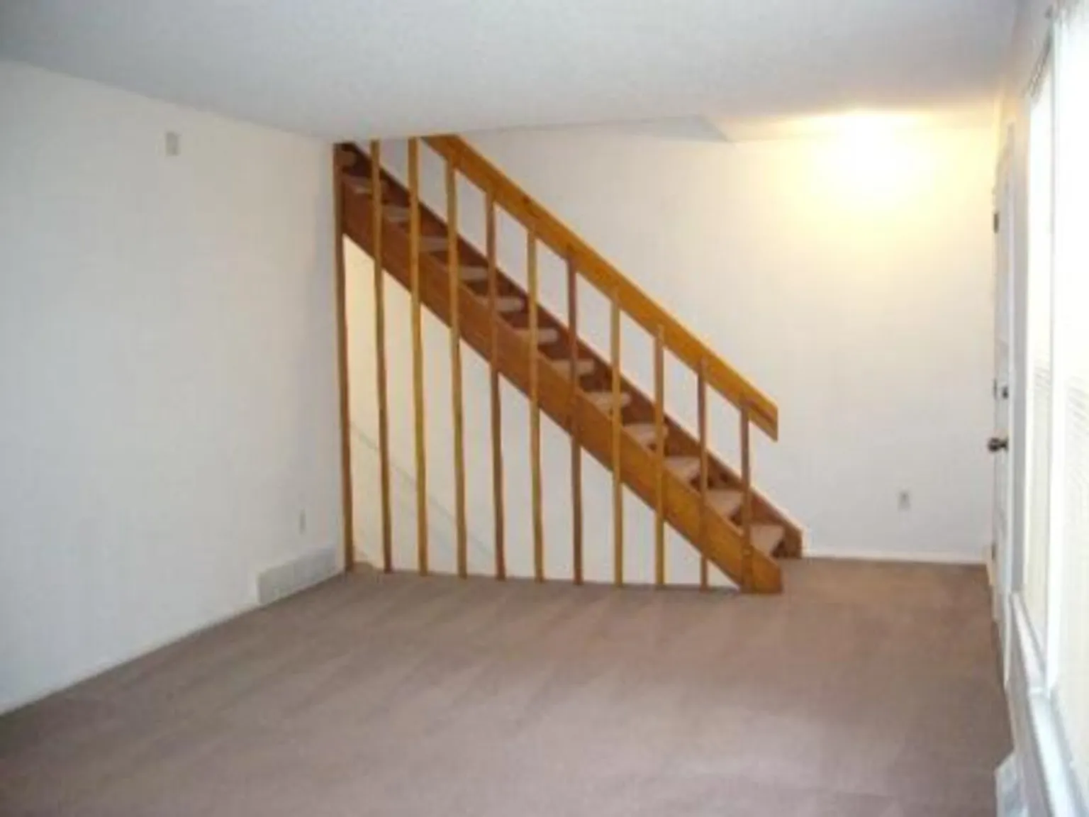 Timbers Townhouse Hampden & Chambers 2 story & basement — Photo 4