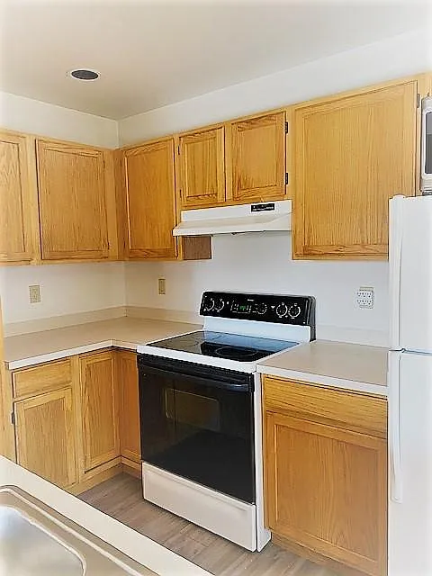 2100 Woburn Street — Photo 2
