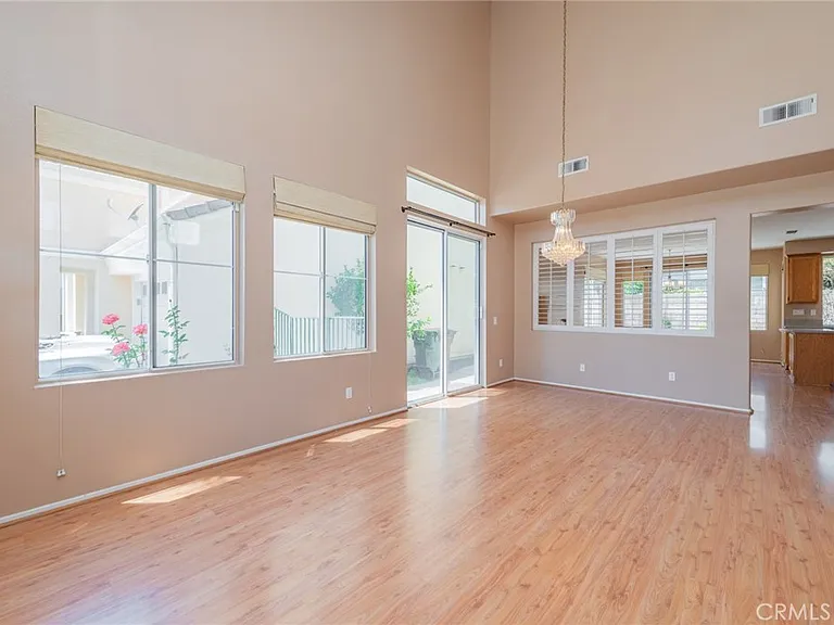 1511 Kinsler Ct — Photo 3