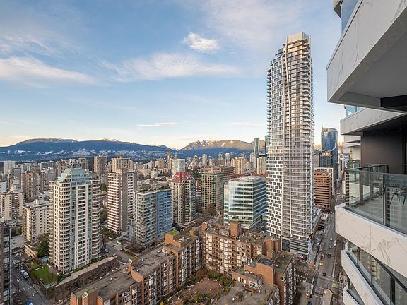 4th image of 889 Pacific St #3002