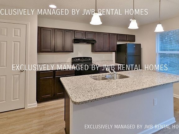 4th image of 8127 Buttercup St