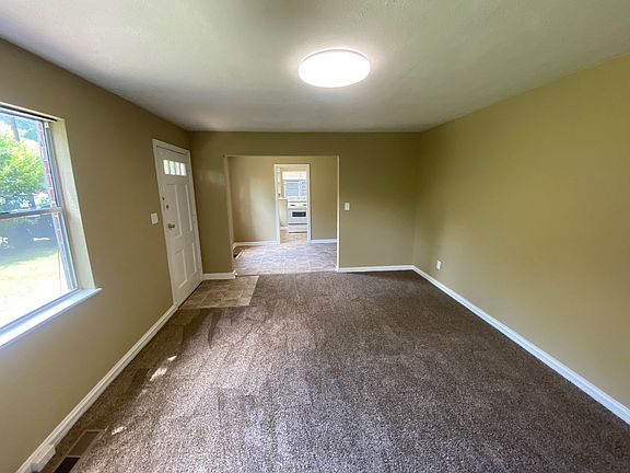 2nd image of 3129 Baker Cir