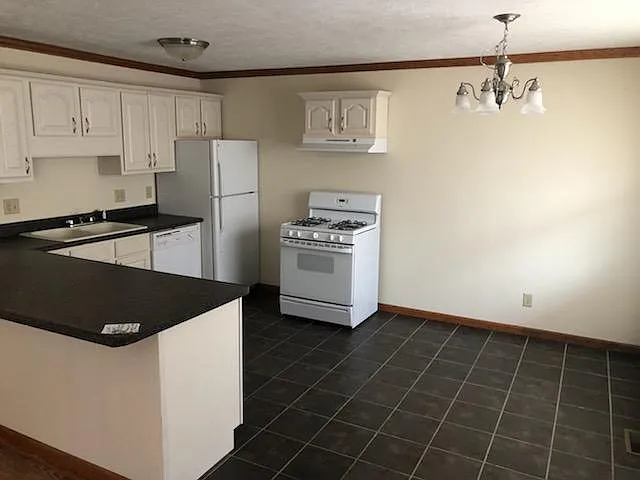 282 Crown Manor Cir — Photo 5