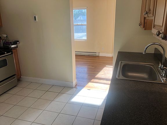 4th image of 6R Salem St #6