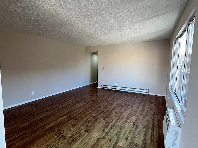 1726 N Garfield Pl #17 — Photo 4