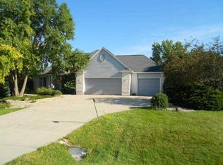2622 Hupmobile Dr, Cottage Grove, WI 53527