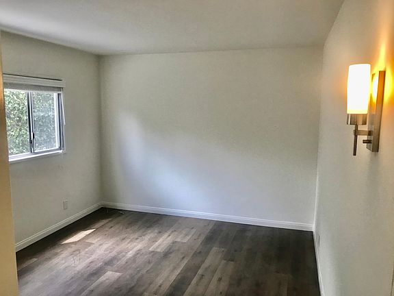 5th image of 612 E Washington Blvd #4