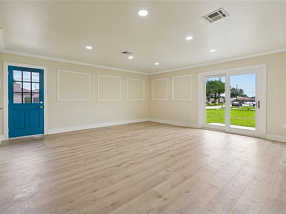 3rd image of 2017 Houma Blvd