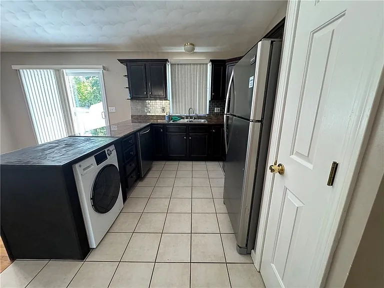 15 S Locust Ave #1 — Photo 3