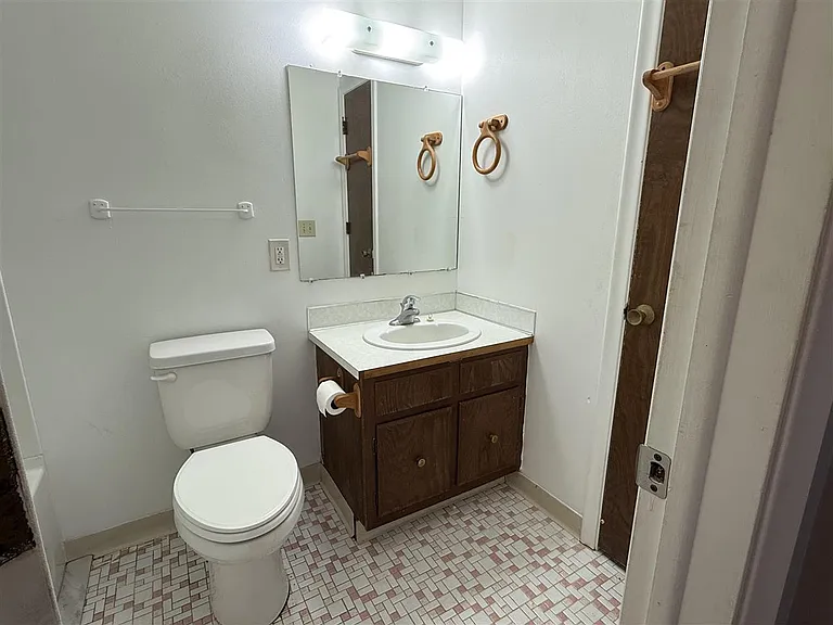 709 Jackson St #4 — Photo 9