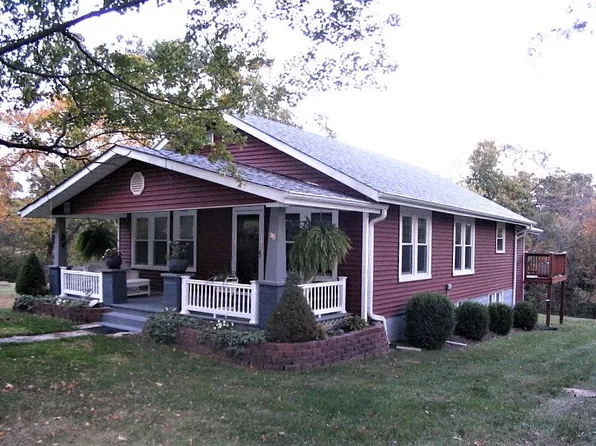 1 Whispering Pines Rd, De Soto, MO 63020