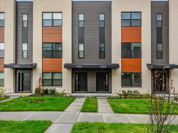2225 Waters Edge Dr, Schaumburg, IL