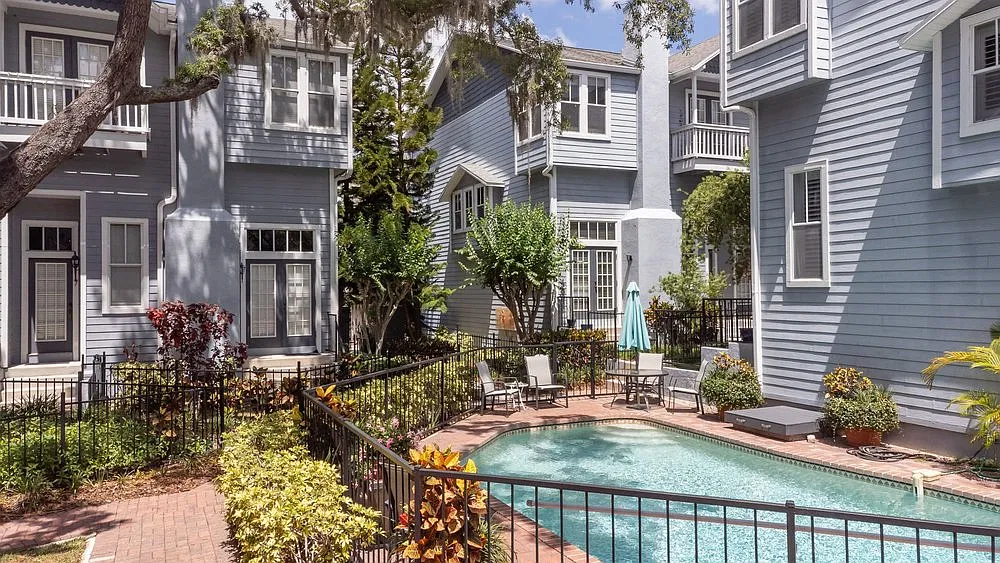 2 bed, 1724 sqft, $5,500 — Photo 3