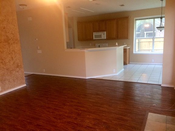 5th image of 2520 Crestwood Dr