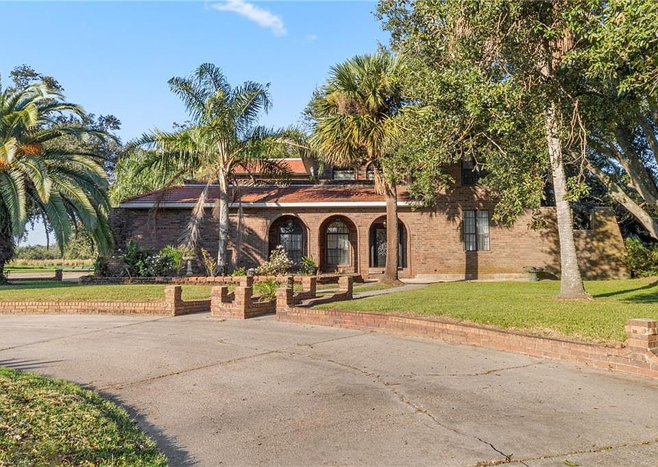 1st image of 3910 Jean Lafitte Blvd