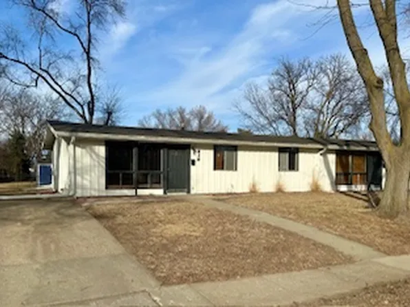 828 Canby St, Vermillion, SD 57069