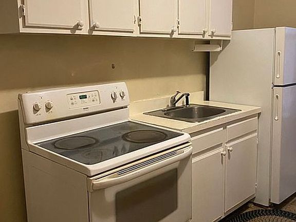 4th image of 339 Main St #2