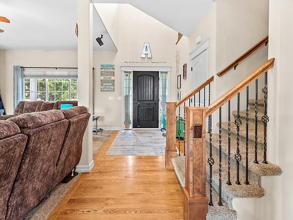 5th image of 4921 Spring Cir