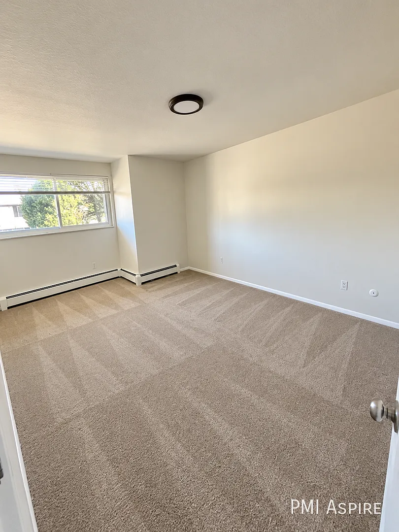 Move In Ready, Located Exactly In Front Of Lake Loveland — Photo 4