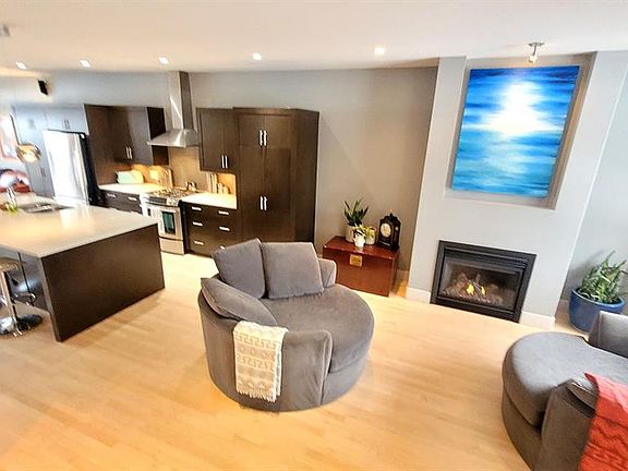 4th image of 3043 E 28th St SW