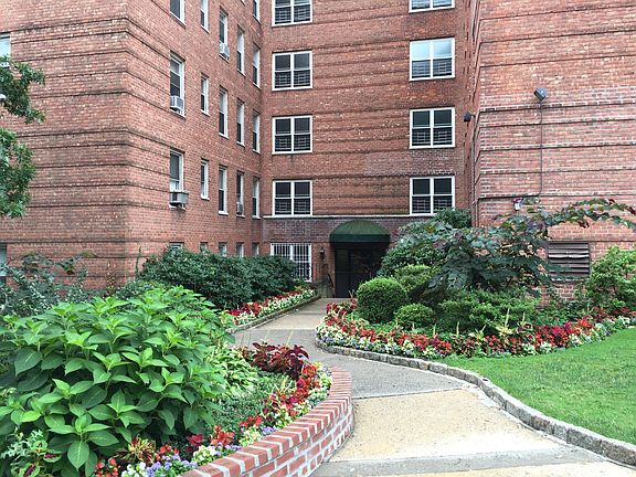 4th image of 247 Parkview Ave APT 2O