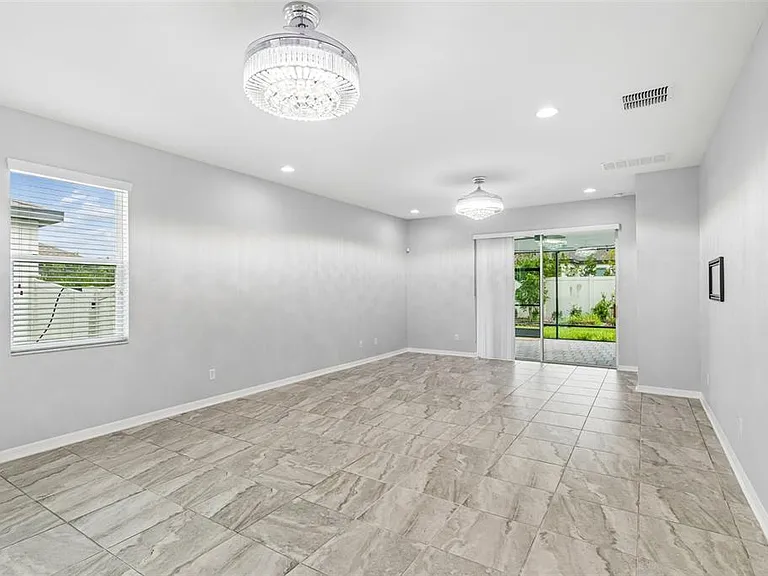 11852 Gavin Ln — Photo 16