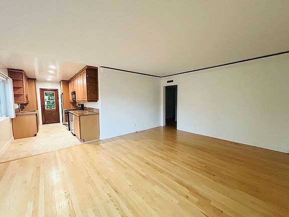 2nd image of 3645 Kelton Ave APT 2