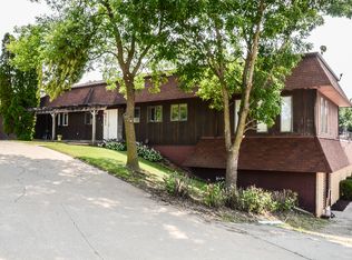 7288 Route 52 S, Dubuque, IA 52003