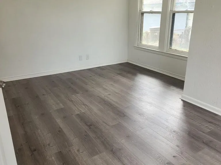 4210 Sullivan St — Photo 9