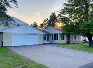122 Knollwood Dr, Moose Lake, MN 55767