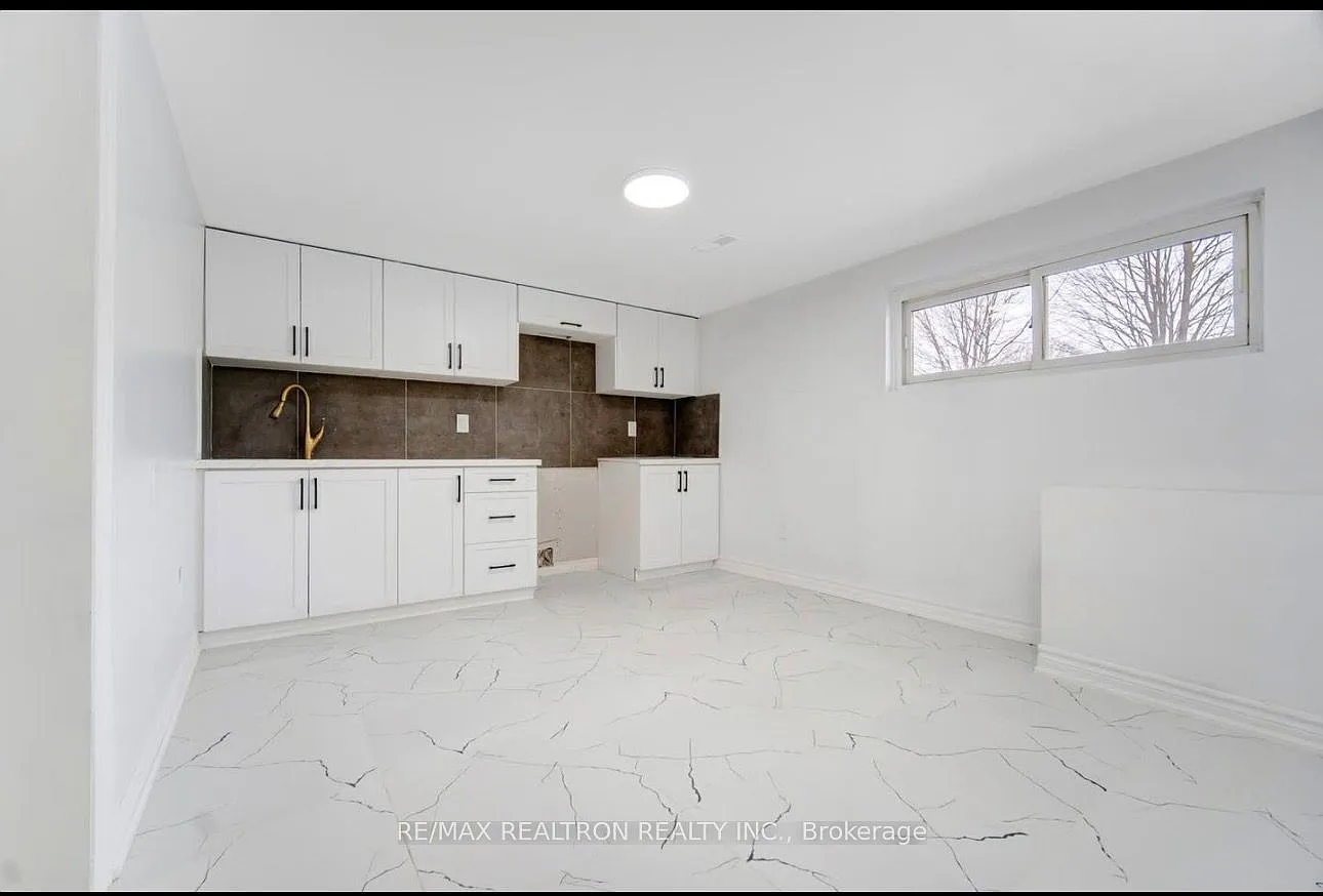 5 bed, $2,900 — Photo 4