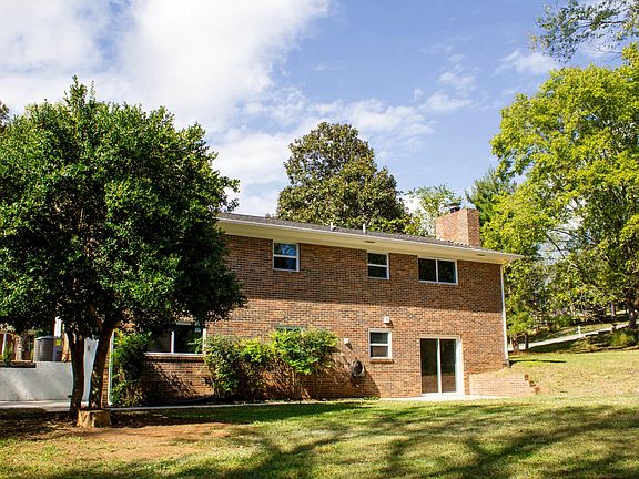 5th image of 443 Dogwood Dr