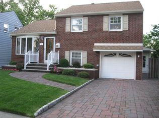30 Donna Ct, Nutley, NJ 07110