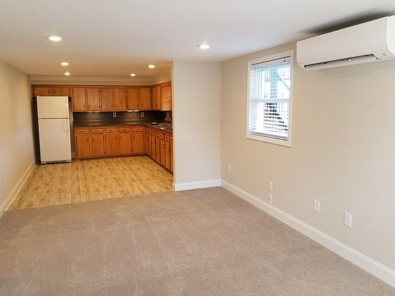 3rd image of 300 Chinquapin Trl APT 5