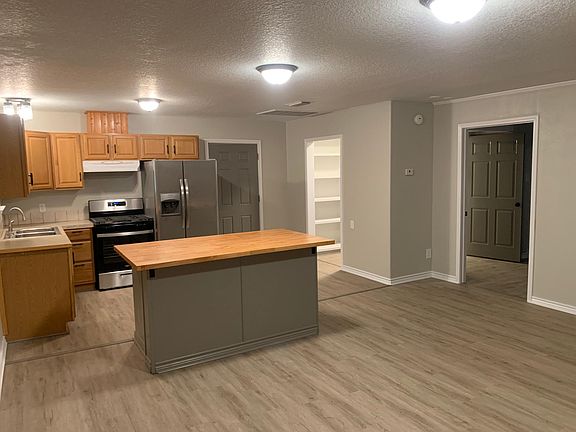 5th image of 2520 8th Ave N