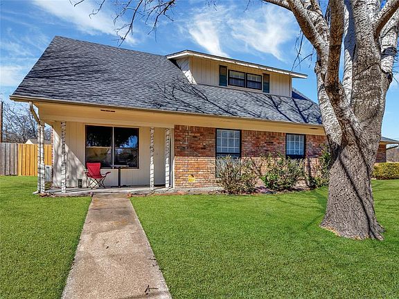 2nd image of 618 Heritage Hill Dr