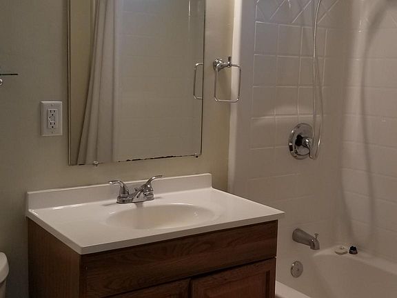 3rd image of 155 Wall St APT 4