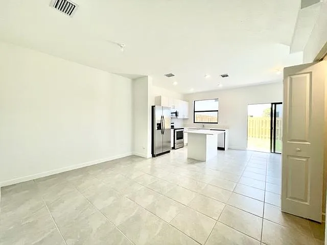 11719 SW 246th Ter — Photo 9