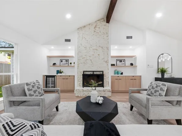 2207 Crystal Hills Dr, Houston, TX 77077