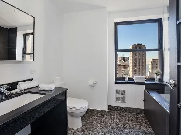 20 Pine Street image 7 of 17