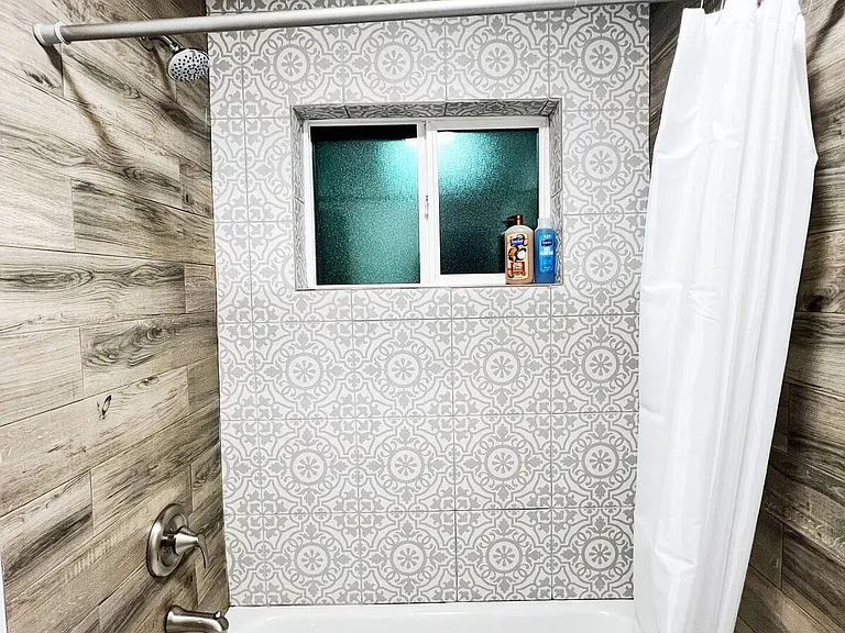Full Bathroom with Bathtub