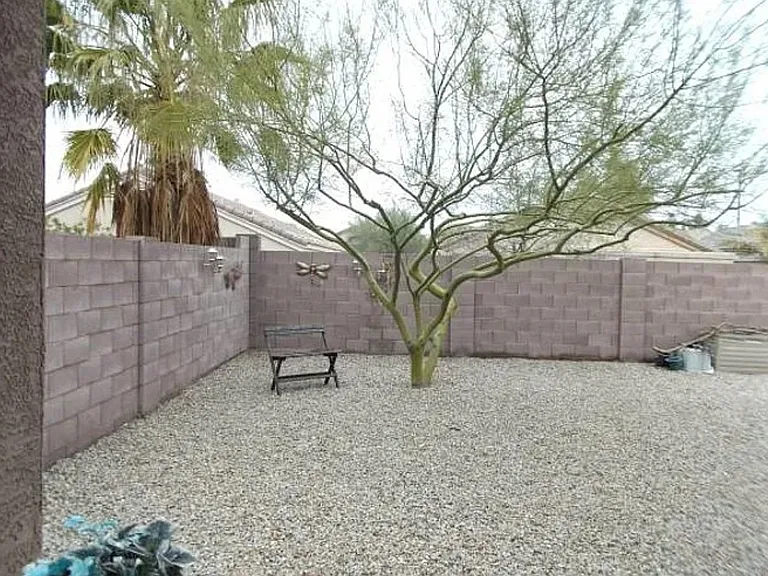 2376 W Silver Creek Ln — Photo 2