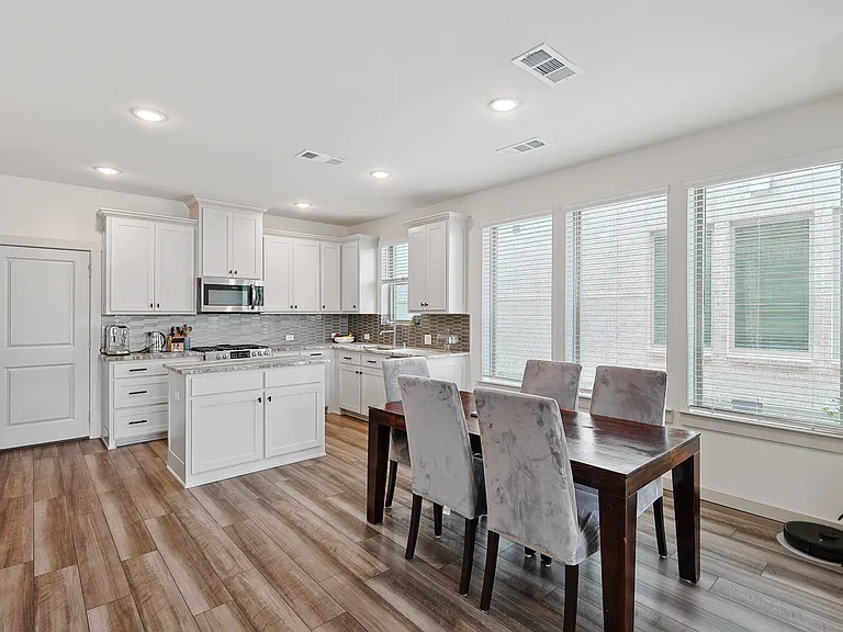 213 McConathy Way — Photo 3
