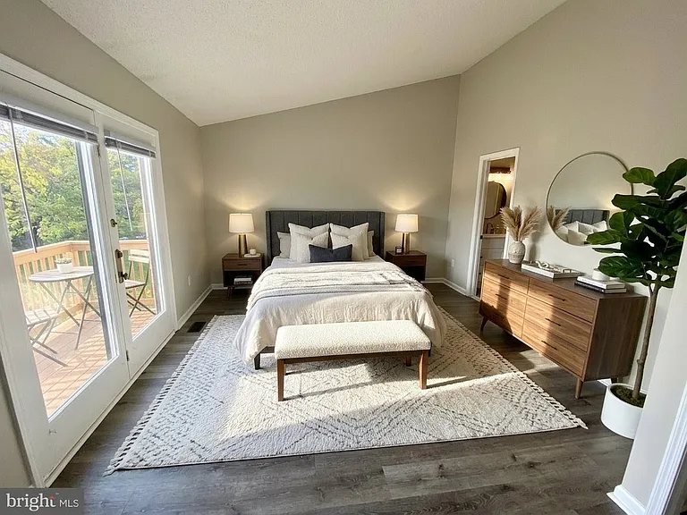 802 Marion Quimby Dr — Photo 2