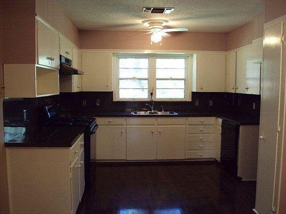3rd image of 1211 E 14th St