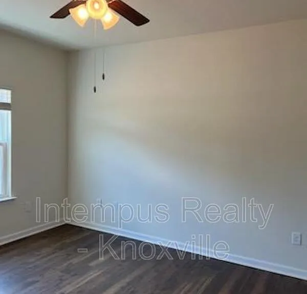 1311 Hampton Place Cir — Photo 10