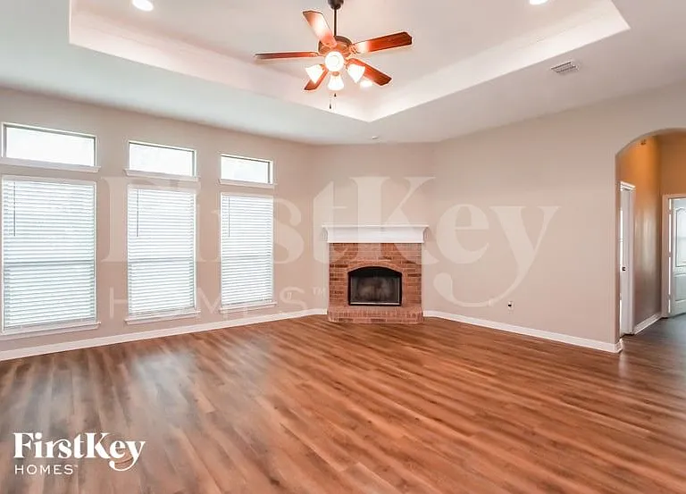 5829 Nathaniel Dr — Photo 3